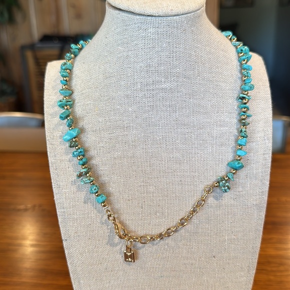 Turquoise and gold tone necklace - Picture 2 of 3